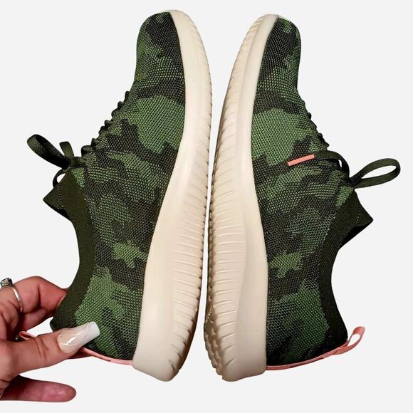 Womens size 10 flex fit Skechers - Picture 5 of 7